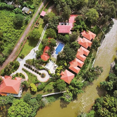 Regenta Jungle Resort Kabini Springs Begūr Екстериор снимка